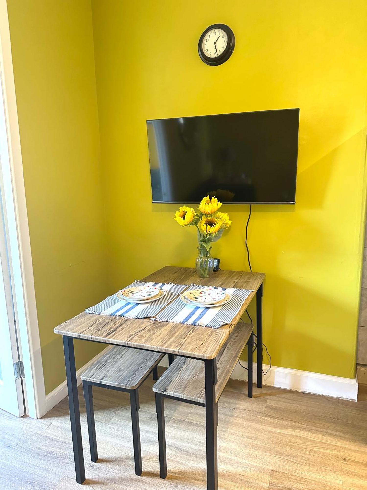 Appartement Cosy In Centre , 2 Bedroom1 Bathroom *